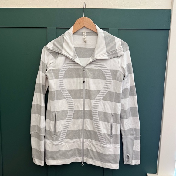 Lululemon Stride High Neck Jacket White Gray Stripes - Picture 1 of 11
